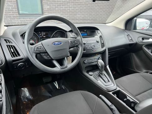 Used 2017 Ford Focus SE image 18