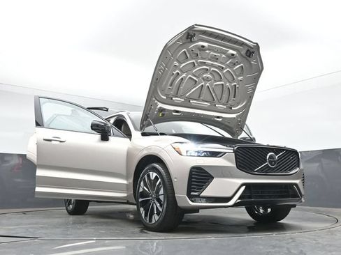 New 2026 Volvo XC60 B5 Plus w/ Protection Package Premier AWD/4WD image 54