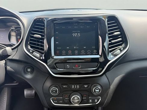 Used 2019 Jeep Cherokee Limited AWD/4WD image 15