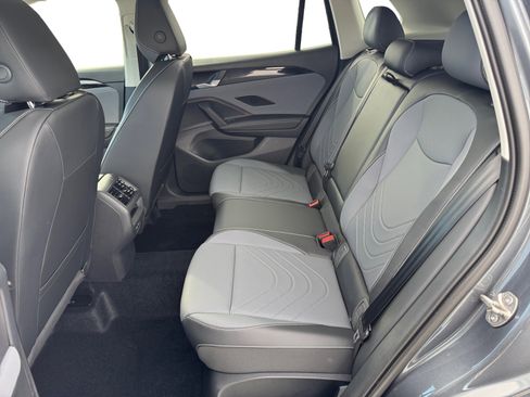 New 2025 Volkswagen Tiguan SE image 5