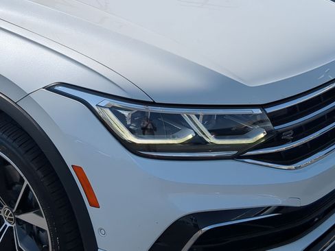 Used 2022 Volkswagen Tiguan SEL R-Line AWD/4WD image 11
