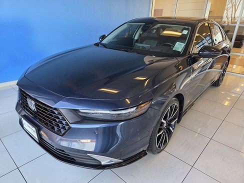 Used 2023 Honda Accord Touring image 1