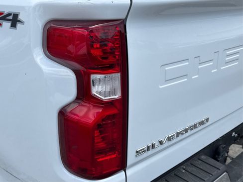 Certified 2024 Chevrolet Silverado 2500 LT image 18