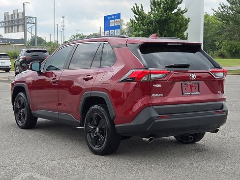 Used 2021 Toyota RAV4 XLE FWD image 4