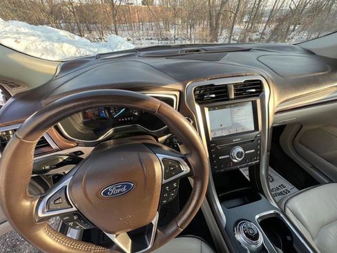 Used 2017 Ford Fusion Platinum image 11