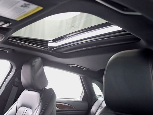 Used 2020 Lincoln MKZ Reserve w/ Monochromatic Package image 29