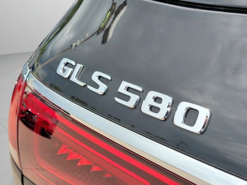 Used 2023 Mercedes-Benz GLS 580 4MATIC image 30