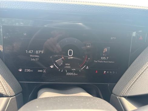 Used 2025 GMC Yukon XL Denali AWD/4WD image 26