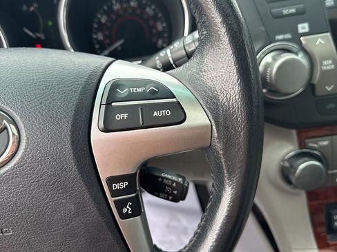 Used 2012 Toyota Highlander Limited w/ Tow Pkg image 20