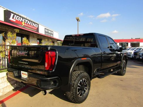 Used 2020 GMC Sierra 2500 AT4 w/ Technology Package image 4