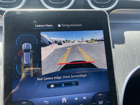 Used 2024 Mercedes-Benz GLC 300 4MATIC image 24