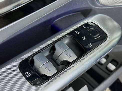 New 2025 Mercedes-Benz GLC 63 AMG S image 18