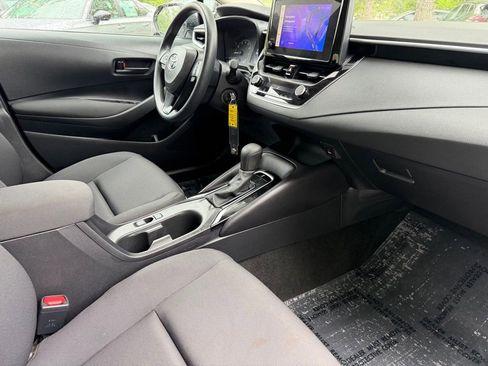 Used 2024 Toyota Corolla LE image 9
