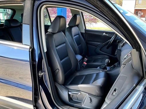 Used 2016 Volkswagen Tiguan SE image 9