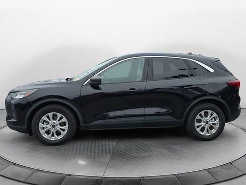 Used 2023 Ford Escape Active FWD image 2