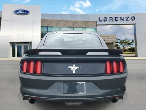 Used 2015 Ford Mustang Coupe image 6