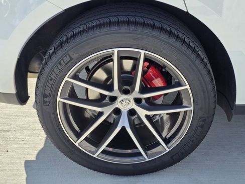 Used 2025 Porsche Macan S image 15