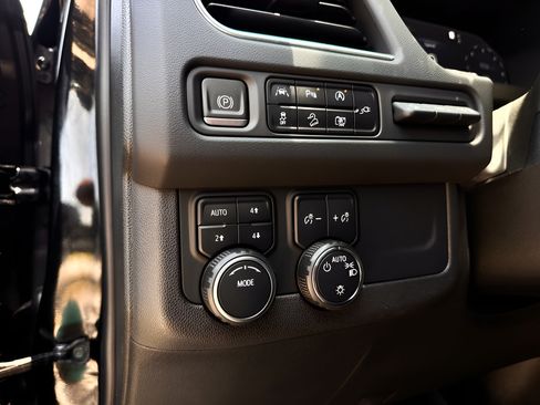 Used 2022 Chevrolet Tahoe High Country AWD/4WD image 15