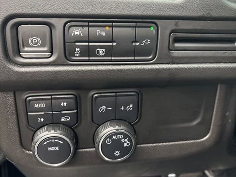 Used 2022 Chevrolet Tahoe RST w/ Luxury Package image 33