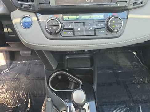 Used 2017 Toyota RAV4 Limited w/ Carpet Mat Package AWD/4WD image 29