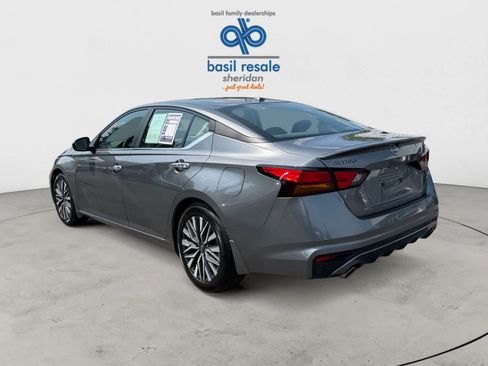 Used 2024 Nissan Altima 2.5 SV w/ SV Premium Package FWD image 4
