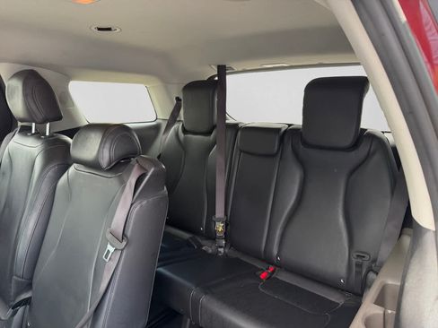 Used 2025 Kia Carnival FWD image 14