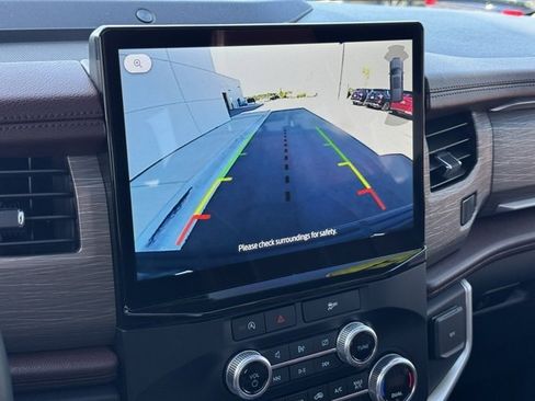 Used 2024 Ford Expedition Limited image 34