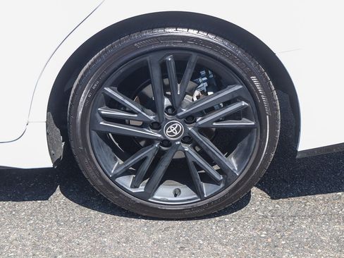 Used 2026 Toyota Camry Hybrid w/ Multimedia Upgrade Package image 13