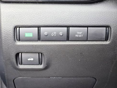 Certified 2024 Nissan Sentra SV FWD image 20