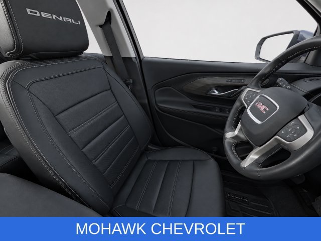 Used 2022 GMC Terrain Denali w/ Denali Premium Package AWD/4WD image 10