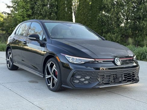 New 2025 Volkswagen GTI SE image 1