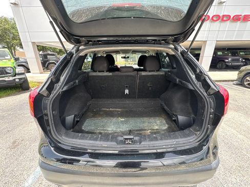 Used 2017 Nissan Rogue Sport SV FWD image 22