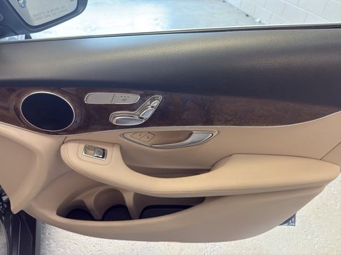 Used 2016 Mercedes-Benz GLC 300 4MATIC w/ Multimedia Package image 22