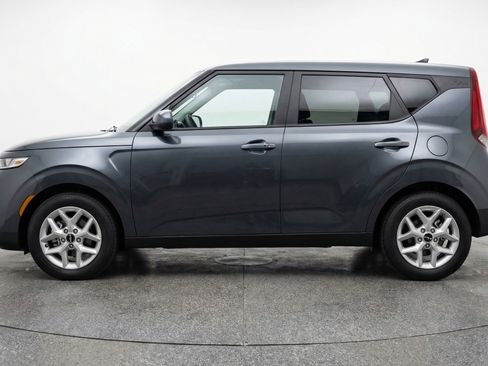 Used 2025 Kia Soul LX w/ LX Technology Package image 5