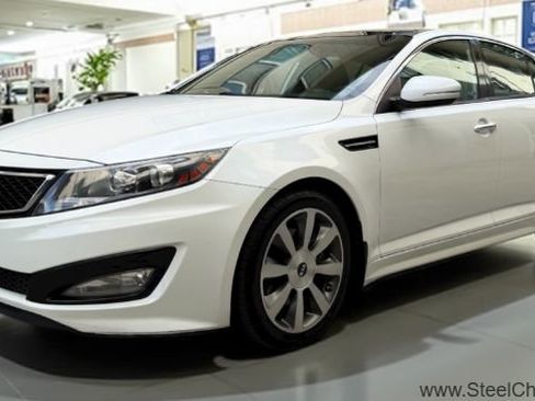 Used 2013 Kia Optima SX w/ Premium Touring Pkg image 2