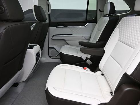 Certified 2024 GMC Acadia Denali AWD/4WD image 11