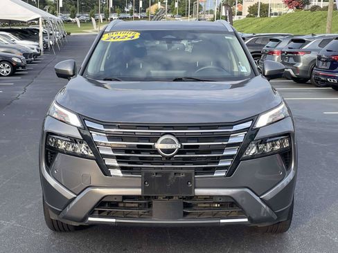 Used 2024 Nissan Rogue SL AWD/4WD image 2
