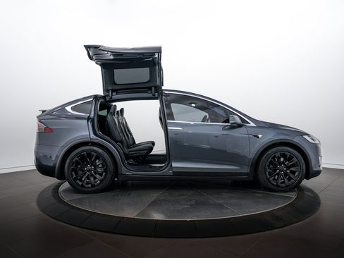 Used 2018 Tesla Model X 75D AWD/4WD image 25