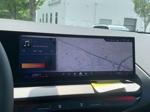 Certified 2025 BMW X3 xDrive30i w/ Premium Package image 27