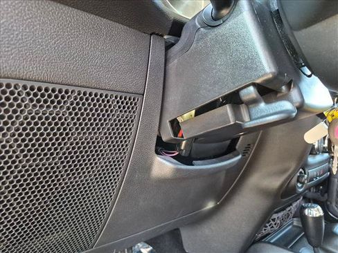Used 2013 Jeep Wrangler Unlimited Sport AWD/4WD image 16