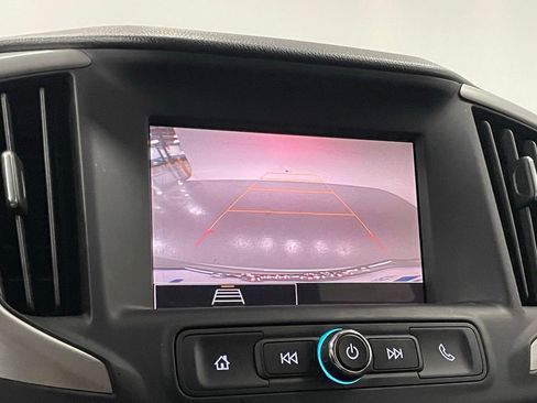 Used 2022 GMC Terrain SLE image 17