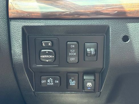Used 2016 Toyota Tundra Limited w/ Limited Premium Package RWD image 24