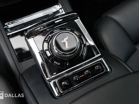 Used 2023 Rolls-Royce Phantom Sedan w/ The Phantom Package image 32