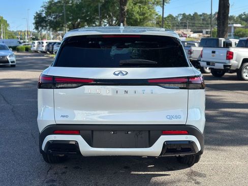 Certified 2025 INFINITI QX60 Pure image 10