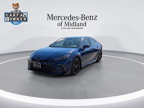 Used 2026 Toyota Camry SE w/ Convenience Package FWD image 4