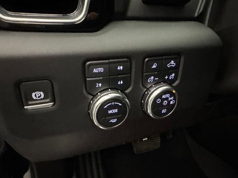 Used 2024 GMC Sierra 1500 Denali w/ Denali Reserve Package AWD/4WD image 29