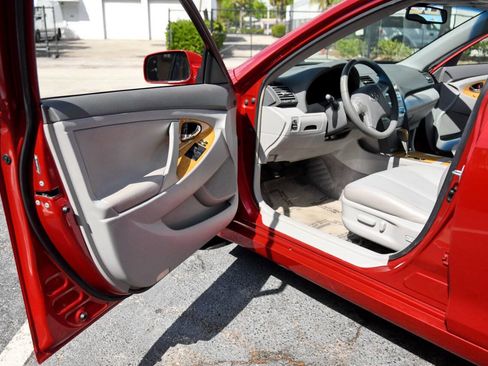 Used 2007 Toyota Camry XLE FWD image 16