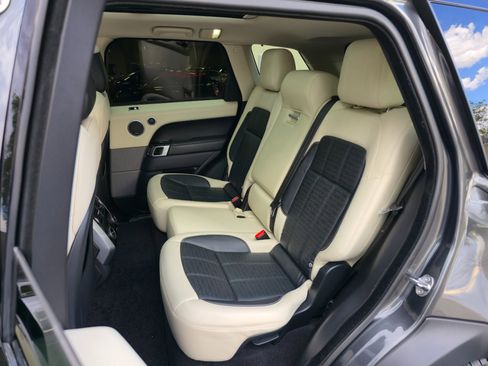 Used 2019 Land Rover Range Rover Sport HSE Dynamic image 27