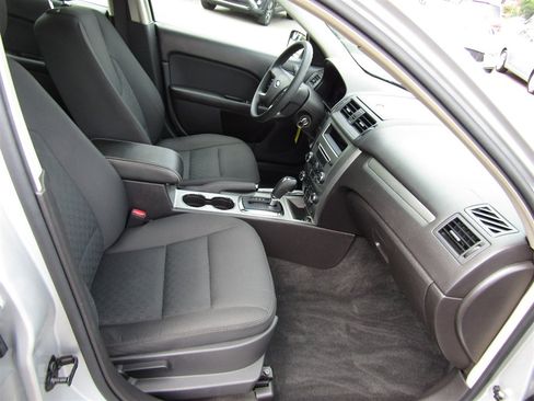 Used 2011 Ford Fusion SE FWD image 17