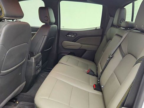 Used 2025 Chevrolet Colorado ZR2 w/ Technology Package image 22